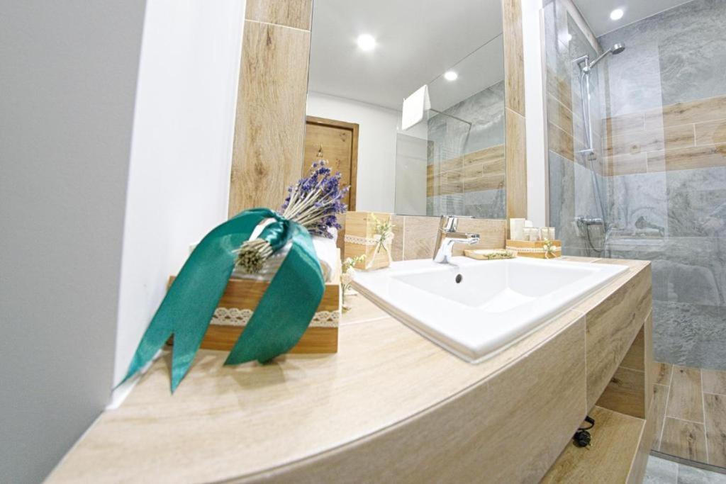 Aquarius Boutique Hotel Câmpulung Moldovenesc Cameră foto