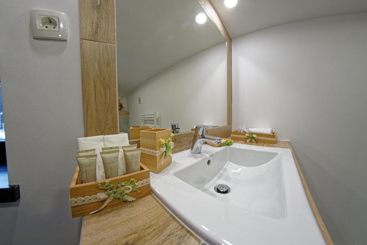 Aquarius Boutique Hotel Câmpulung Moldovenesc Cameră foto