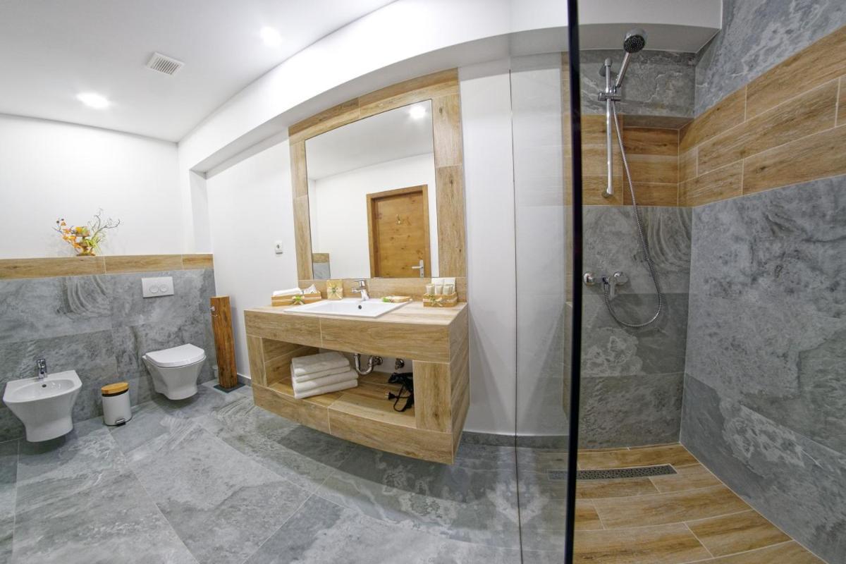 Aquarius Boutique Hotel Câmpulung Moldovenesc Cameră foto